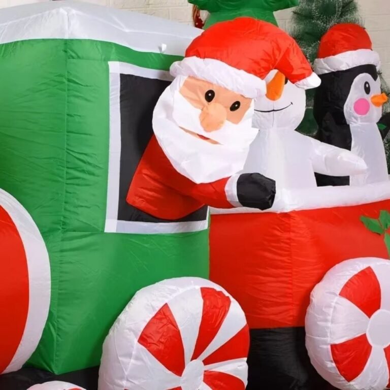 Petit Train De Noel Gonflable 2